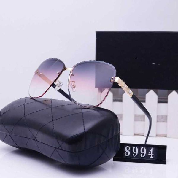 

luxury designer sunglasses 20% off overseas street shooting travel fashion glasses 8994, White;black