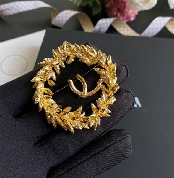 

with box luxury designer fashion cletter pins brooches men039s and women039s same style used for suit sweater brooch jewelr1387880, Gray