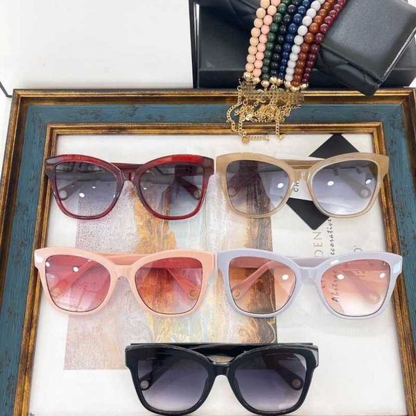 

30% off luxury designer new men's and women's sunglasses 20% off 23 spring beaded chain for women 5487 net red fashion, White;black