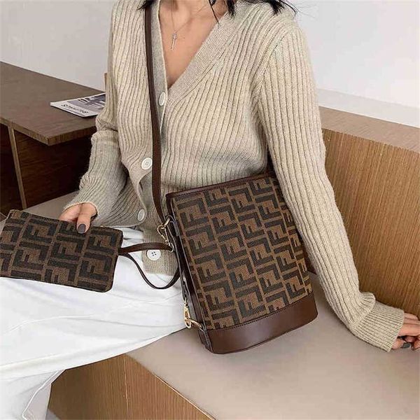 

handbag 2023 new bag red messenger simple canvas bucket