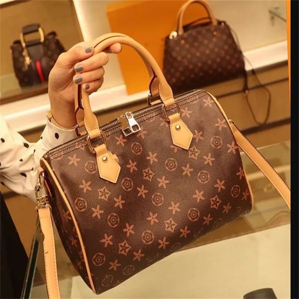

2023 handbags cowhide 30cm luxury designer bags bag women oxidize shoulder totes lady fashion bags, Red;black