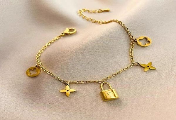 

elegant brand clover lock pendant stainless steel necklace bracelet for gift8952627, Silver