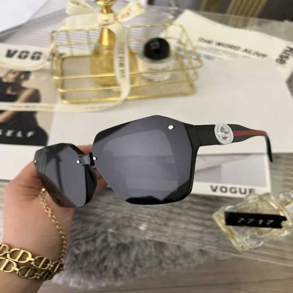 

20% off luxury designer new men's and women's sunglasses 20% off box polarized lenses high definition resistant, White;black