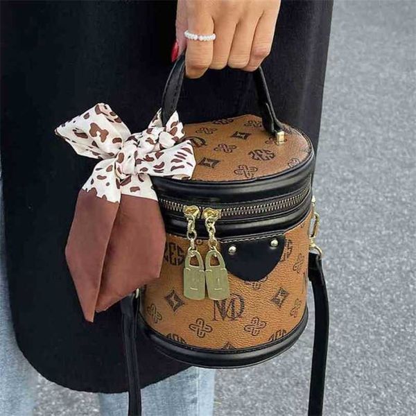 

luxury designer new women's handbag popular small female minority shoulder messenger and style portable bucket bagdjse