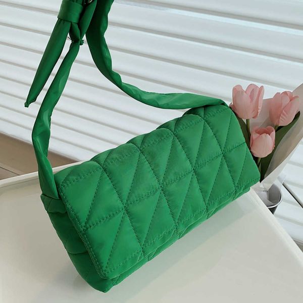 

simple casual shoulder bags for women autumn winter new crossbody bags diamond pattern solid color bags nylon brand bags 230308