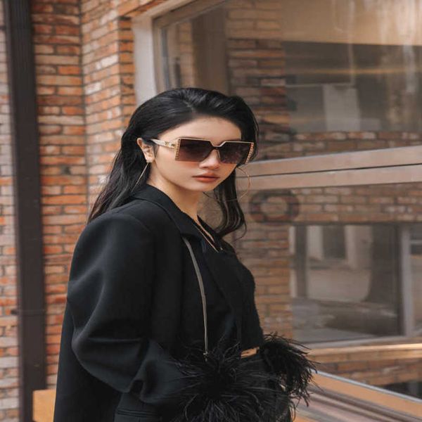 

10% off luxury designer new men's and women's sunglasses 20% off fashion colorful large frame fourleaf, White;black