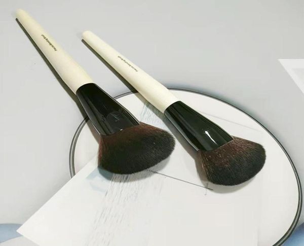 

precise blending makeup brush dense fan shaped highlighting contouring powder blush beauty cosmetics tool in stock3015262