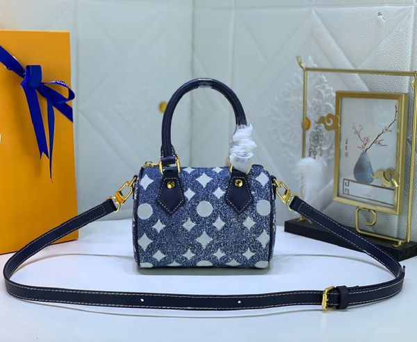 

fashion designers women handbags shoulder bags luxurys lady crossbody highs quality classic flower letter leather messenger purses chains ma