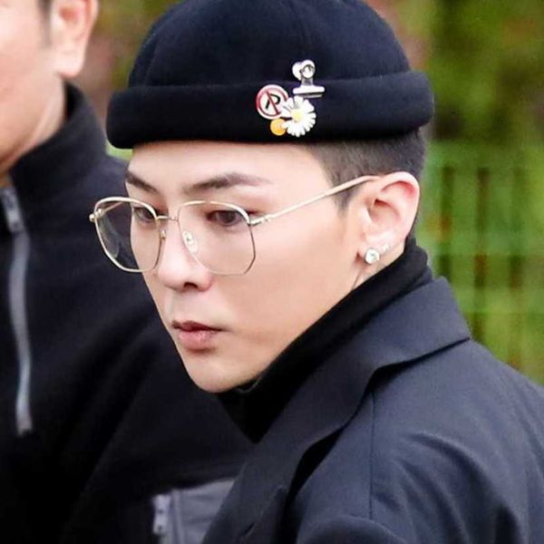 

30% off luxury designer new men's and women's sunglasses 20% off quan zhilong ni ni's same frame gold wire korean polygonal a, White;black