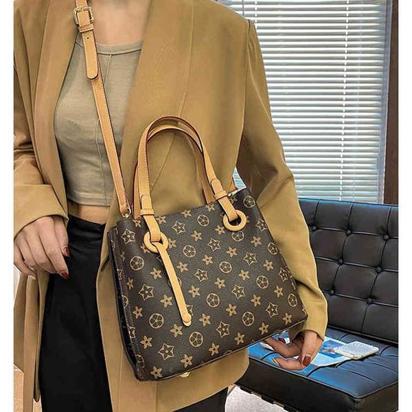 

handbag 2023 new bag red large capacity simple portable shoulder shaped women's