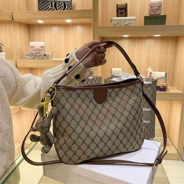 

luxury designer new women's handbag large capacity underarm women's french style texture shoulder diagonal