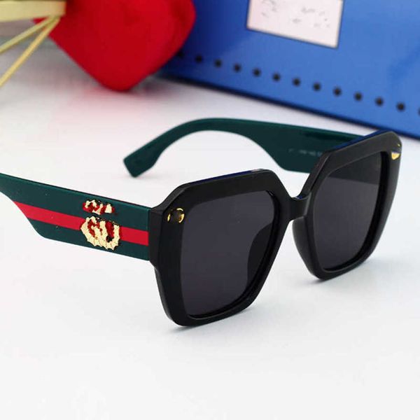 

designer men's and women's beach couple sunglasses 20% off fashion sunscreen g-shaped trend advanced sense, White;black
