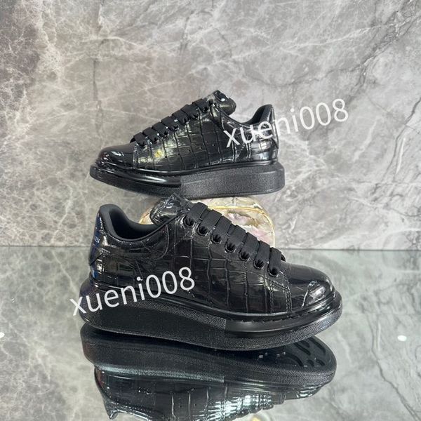 

2023men designer sneakers calfskin casual shoes reflective shoes vintage suede leather trainers all-match stylist sneaker leisure shoe platf, Red;white