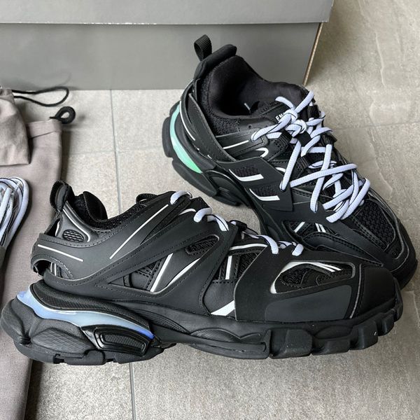 

designer classic personalized sports shoes track 3.0 led light shoes luxury mens high-quality womens rechargeable led light platform shoes 3, Black