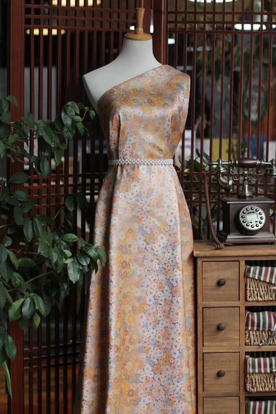 

little daisy pattern song brocade silk intangible culture heritage cheongsam silk fabric, Black;white