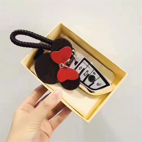 

2021 keychain key chain buckle keychains lovers car handmade leather men women bags pendant accessories 5 color 65221 with box dus199f, Silver