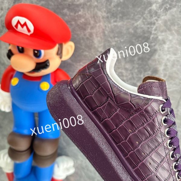 

new designer sneakers calfskin casual shoes reflective shoes vintage suede leather trainers all-match stylist sneaker leisure shoe platform, Red;white