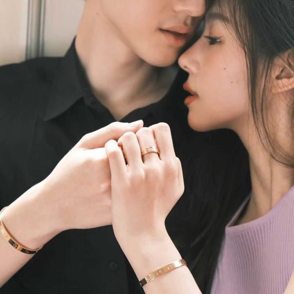 

designer jewelry carti bracele t 18k rose gold bracelet colorless wide and narrow edition with diamonds for lovers fashion simple valentines, Black