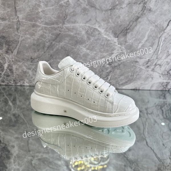 

new womens shoes vintage suede sneaker fashion women shoe gold silver platform trainers calfskin leather runner trainer2023, Black