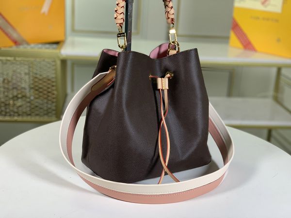 

fashion designers women handbags shoulder bags luxurys lady crossbody highs quality classic flower letter leather messenger purses chains ma