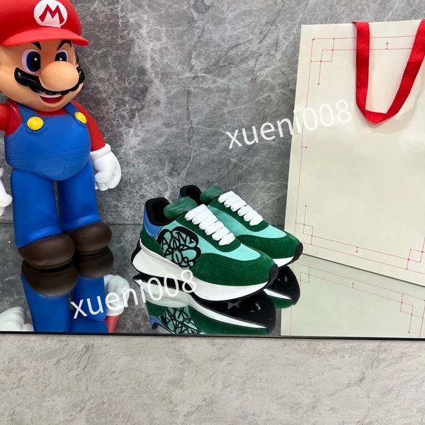 

new designer men women shoe strawberry wave mouth tiger web print vintage trainer man womans variety of styles2023, Red;white