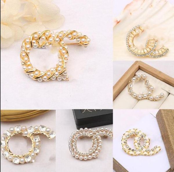 

20colors fashion brand designer letter brooch gold silver multicolor pearl brooch women pearl rhinestone suit pin jewelry accessor9312313, Gray