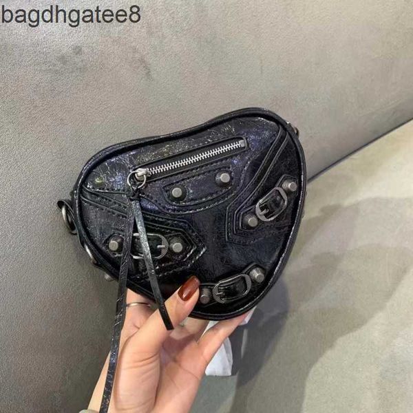

le cagole love heart sweet bags lecagole mini chain bag cool trend 2023 locomotive designer women's leather diagonal rivet 1wvk
