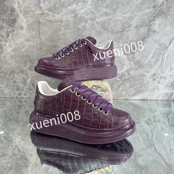 

2023new designer sneakers calfskin casual shoes reflective shoes vintage suede leather trainers all-match stylist sneaker leisure shoe platf, Red;white