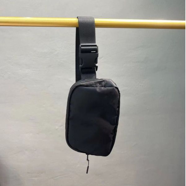 

designers bags for womens mens luxurys adjustable cross body lady bum bags zipper fanny waist bag