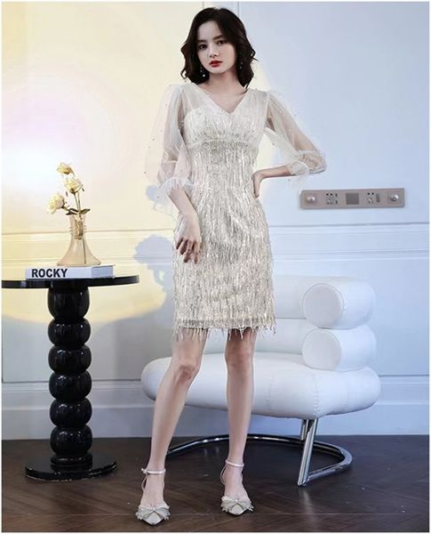 

2023 red sequins sheath formal evening dresses for arabic women with long sleeves sheer neck plus size short birthday party prom gowns, Black;red