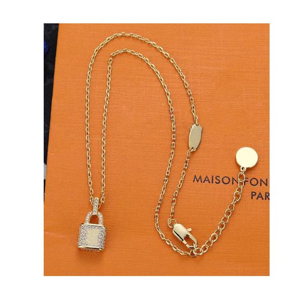 

Pendant Necklaces letter V Ljia Titanium steel full drill small lock necklace luxury couple gift esigner jewelry chains luxury for mens womens bijoux cjewelers