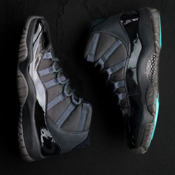 

jumpman 11 11s mens basketball shoes sneaker gamma blue and purple logo all black upper constructed in a mesh patent leather men women train