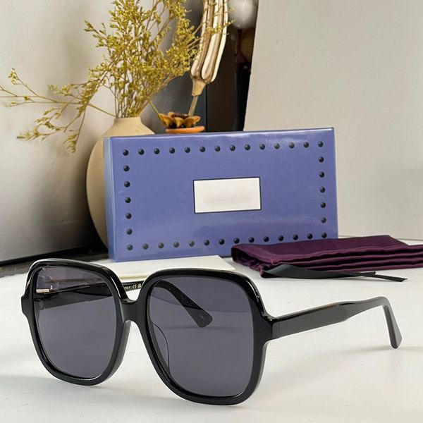 

retro fashion black sunglasses script and engraved gold-toned metal structure visible interior men women frame sunglasses computer reading g, White;black