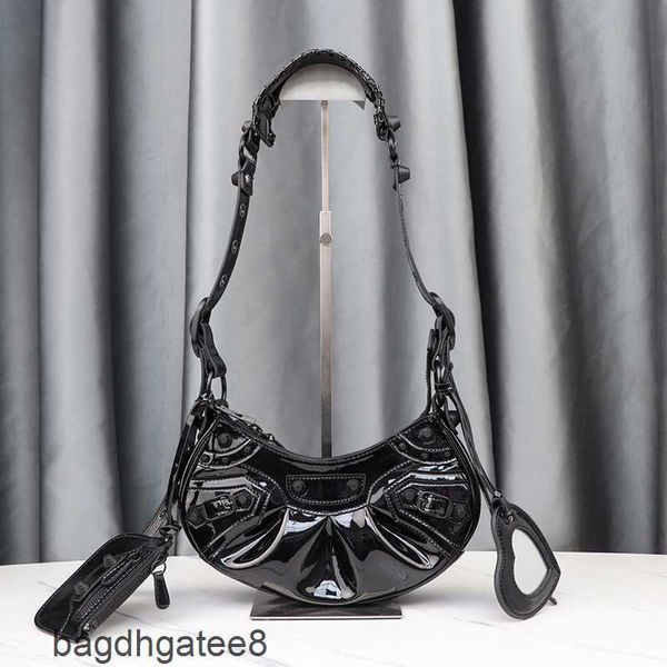 

le cagole girl 23 sweet bags lecagole rivet locomotive bag cool spicy 2023 triple designer fold crescent leather underarm 4vzs