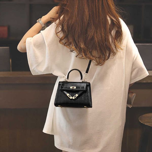 

h bag bag women's high sense new messenger armpit bag fashion mini minority design portable kel bag leather women's bag bymw