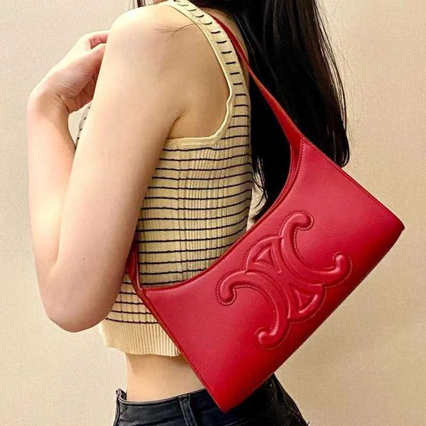 

hong kong counter 2023 spring and summer new triumphal arch bag chaofa stick leather women's one shoulder portable armpit