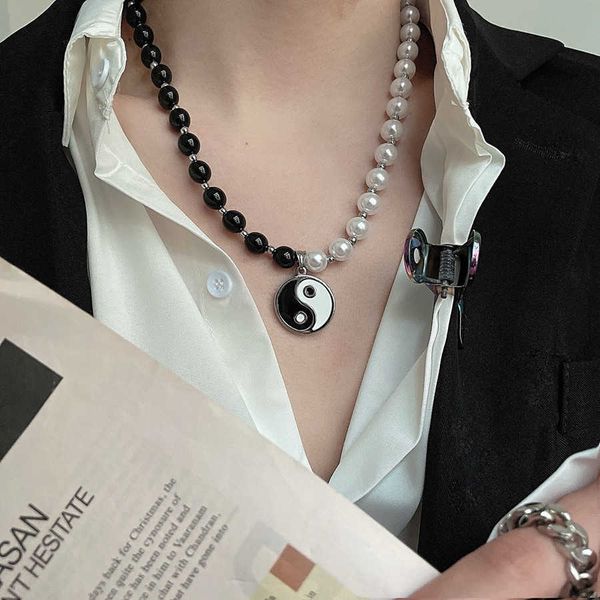 

pendant necklaces 2021 new design punk hip hop black white imitation pearls choker tai chi yin yang metal necklace for women men couple jewe, Silver