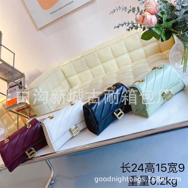 

autumn and winter 2023 new high grade letter chain hourglass bag with car