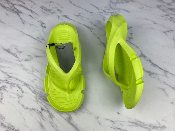 

2023 thick bottom beach slippers fashion summer women new eva thick soled miami slides designer summer flat sandals house pink white flip fl, Black