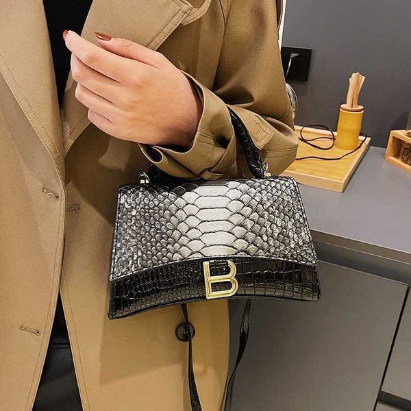 

crocodile female bag 2023 fashion hourglass b luxury single shoulder hunted with cross casual handled
