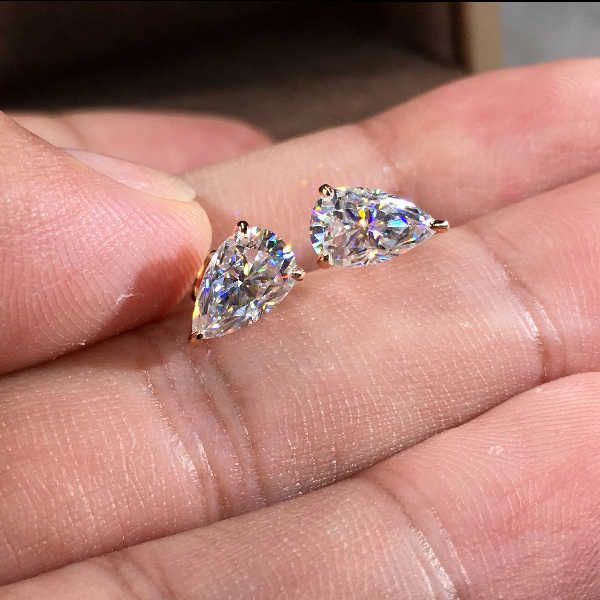 

charm luxury crystal water drop stone earrings pear cut white zircon wedding earrings dainty gold silver color stud earrings for women aa230, Golden