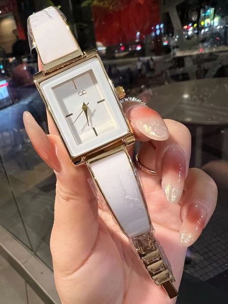 

fashionable women's watches are waterproof shiny watch, Slivery;golden