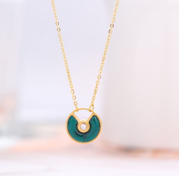 

womans designer luxury designer necklaces inlaid with natural agate white shell material non allergic sweat resistant and never fade, Silver