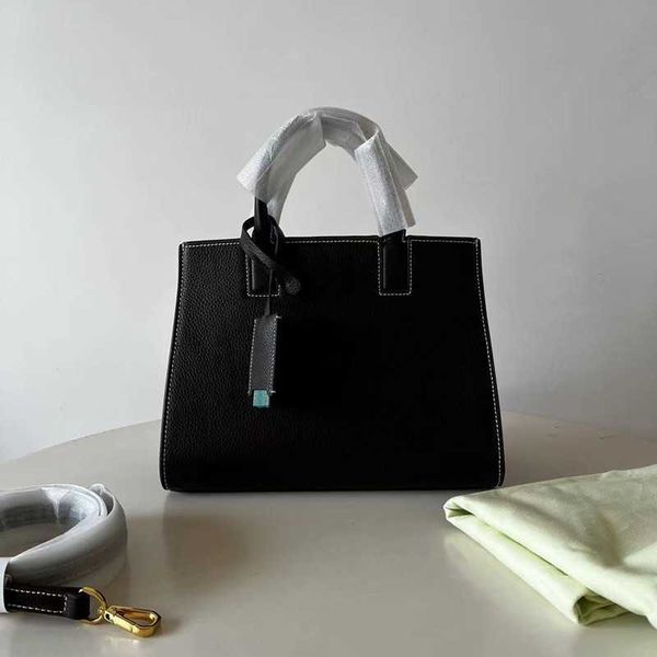 

2023 new type b women's home tote bag fashion stereoscopic handheld one shoulder simple commuting daily