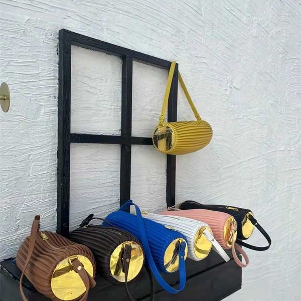 

luo's new wrinkled stripe small cylinder bag single shoulder armpit hand leather diagonal pillow