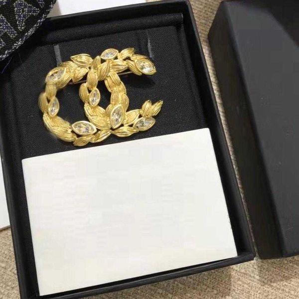 

2023 designer new small fragrant wind double palace luxury wheat ear inlaid with large rhinestone letter c gold fashion brooch, Silver