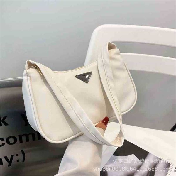 

2023 designer bag casual shoulder simple fashion armpit magic stick bag mommy