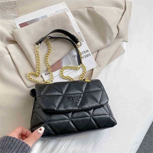 

2023 designer bag women's ins niche leisure shoulder bag fashion versatile lingge chaohan messenger chain bag