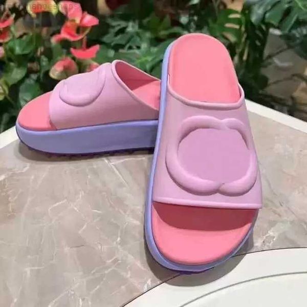

2022 fashion classic slippers designer casual slippers for womens slides pink summer latest thick soled sandals beach flat comfortable women, Black