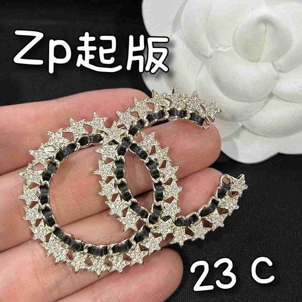 

pins, brooches designer lambskin full diamond star brooch hollow out five-pointed wearing leather fashion temperament medieval light luxury, Gray